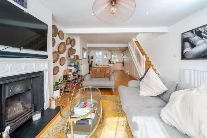 Charming In Shepherds Bush