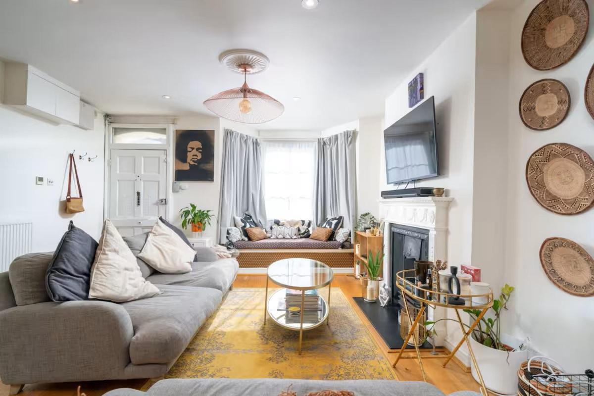 Charming In Shepherds Bush *